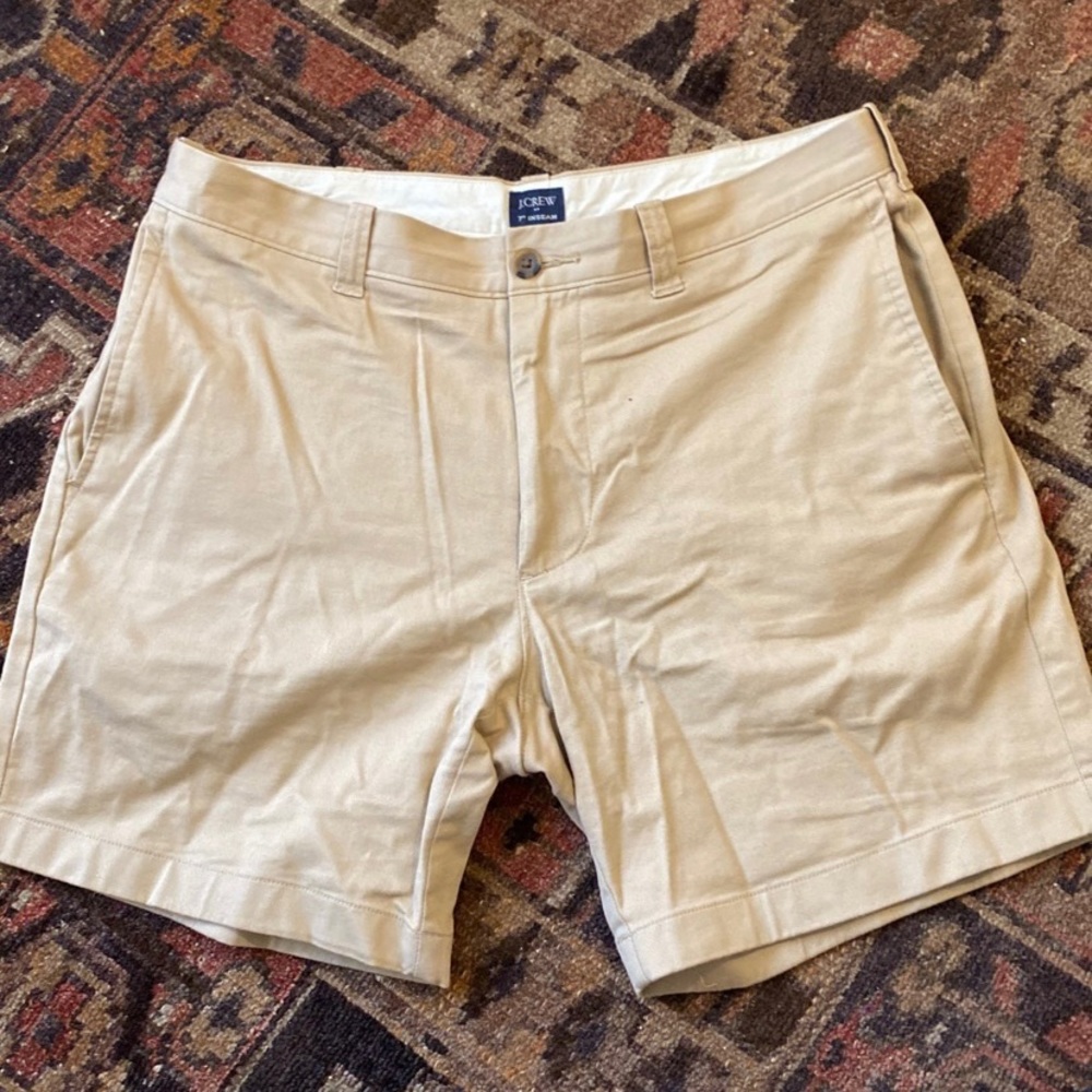 J Crew 7 inch Chino Short